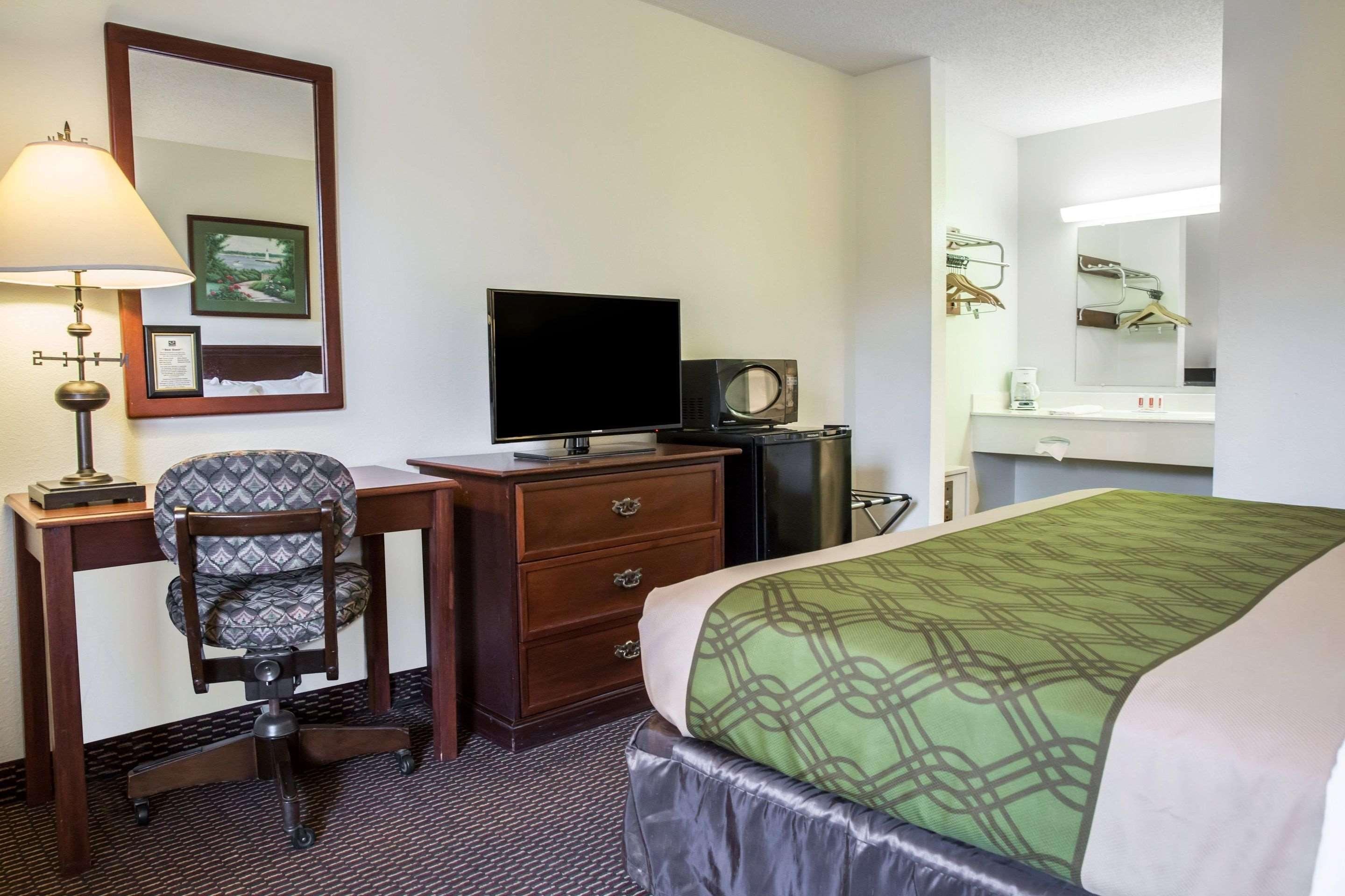 Econo Lodge Crystal Coast Morehead City Exterior photo